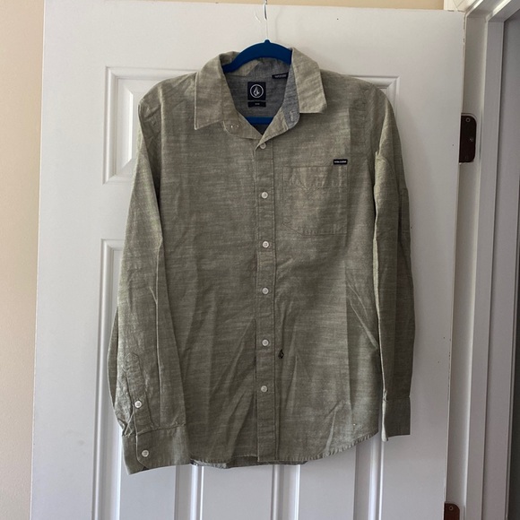 NWOT Volcom long sleeve button down - Picture 1 of 3